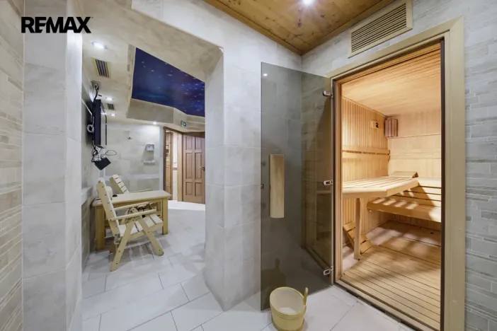 Prodej obchodního prostoru, Karlovy Vary, Jugoslávská, 410 m2