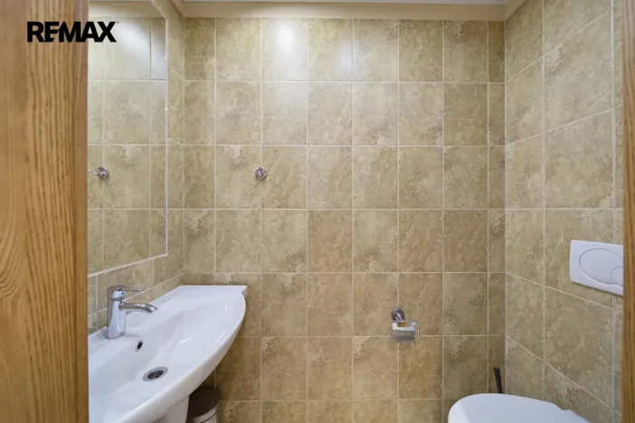 Prodej obchodního prostoru, Karlovy Vary, Jugoslávská, 410 m2