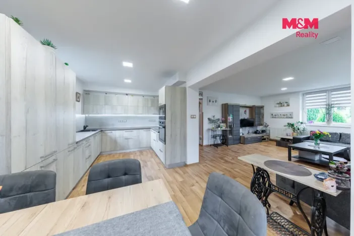 Prodej činžovního domu, Karlovy Vary - Dvory, V Lučinách, 330 m2