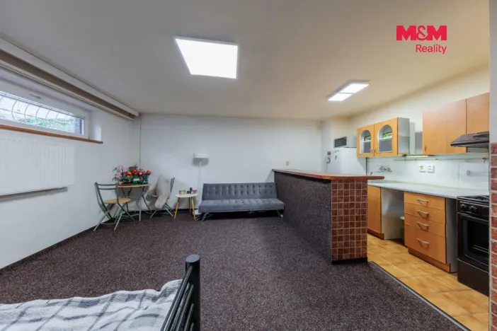 Prodej činžovního domu, Karlovy Vary - Dvory, V Lučinách, 330 m2