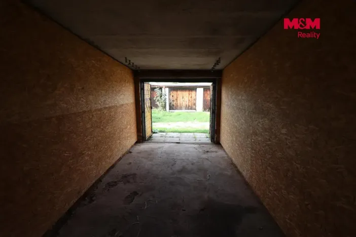 Prodej garáže, Praha, Novobohdalecká, 18 m2