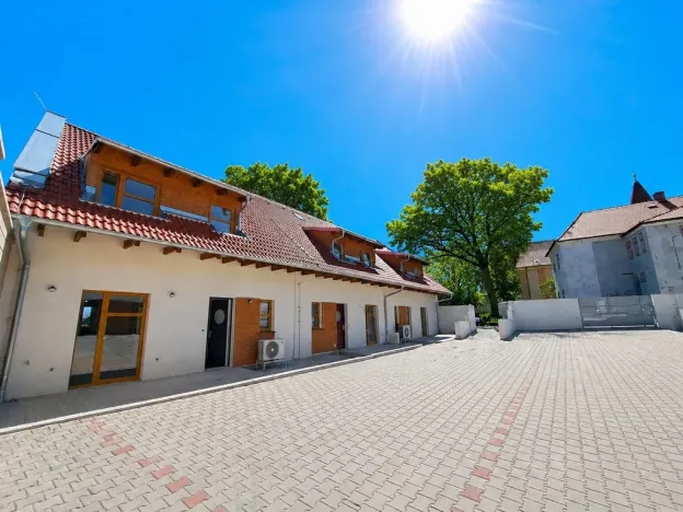 Prodej bytu 4+kk, Stochov, náměstí u dubu, 110 m2