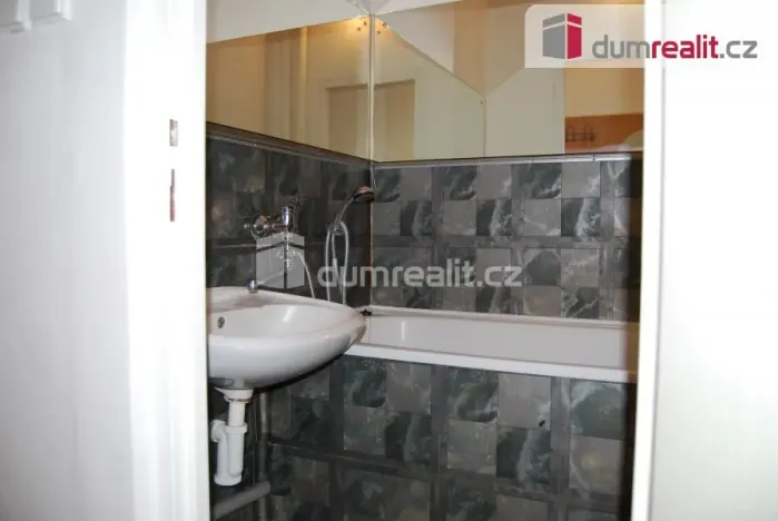 Pronájem bytu 1+1, Kralupy nad Vltavou - Lobeček, Předmostí, 34 m2