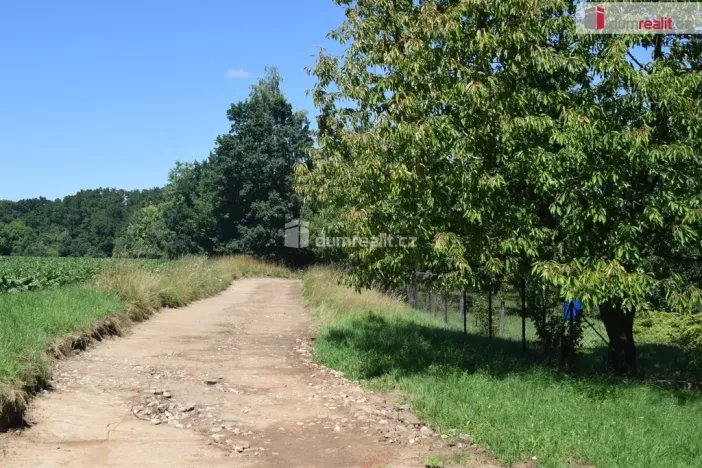 Prodej pozemku pro bydlení, Loukovec, 909 m2