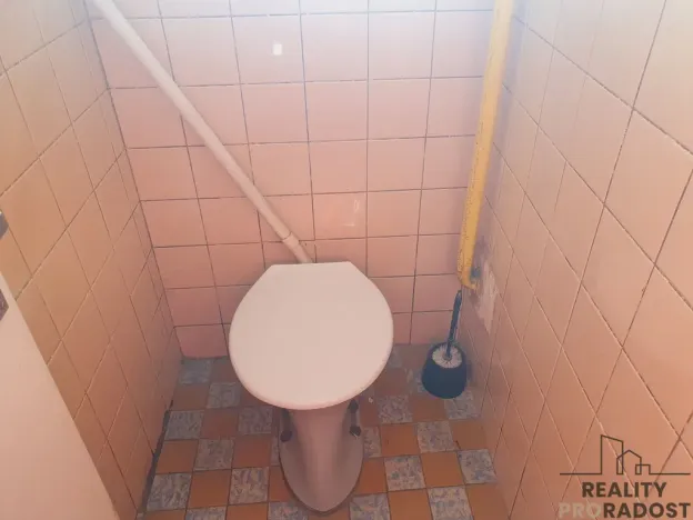 Pronájem skladu, Návsí, 168 m2