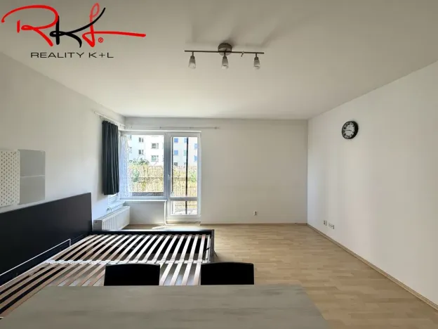 Pronájem bytu 1+kk, Praha - Černý Most, Truhlářova, 31 m2