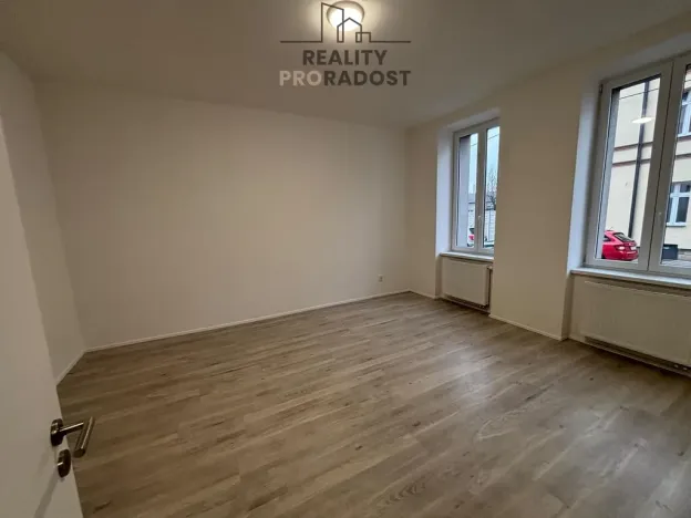 Pronájem bytu 2+kk, Ostrava, Erbenova, 63 m2