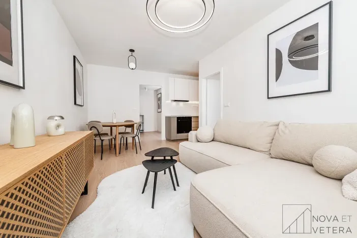 Prodej bytu 3+kk, Praha - Holešovice, Komunardů, 87 m2