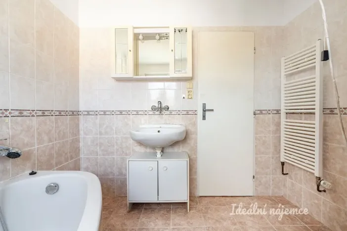 Pronájem bytu 1+1, Úvaly, Kollárova, 43 m2