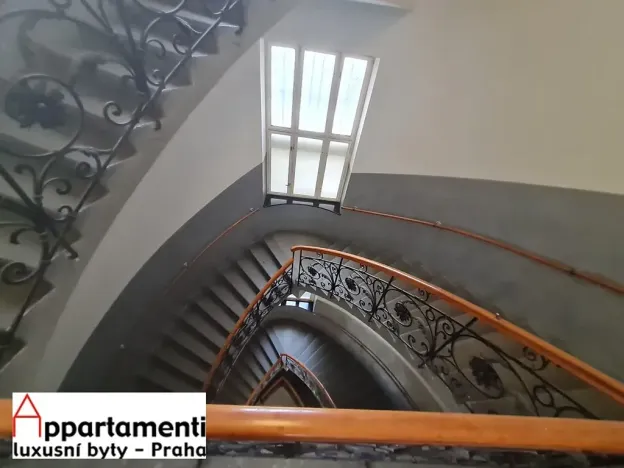Pronájem kanceláře, Praha - Josefov, Kaprova, 27 m2
