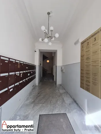 Pronájem kanceláře, Praha - Josefov, Kaprova, 27 m2