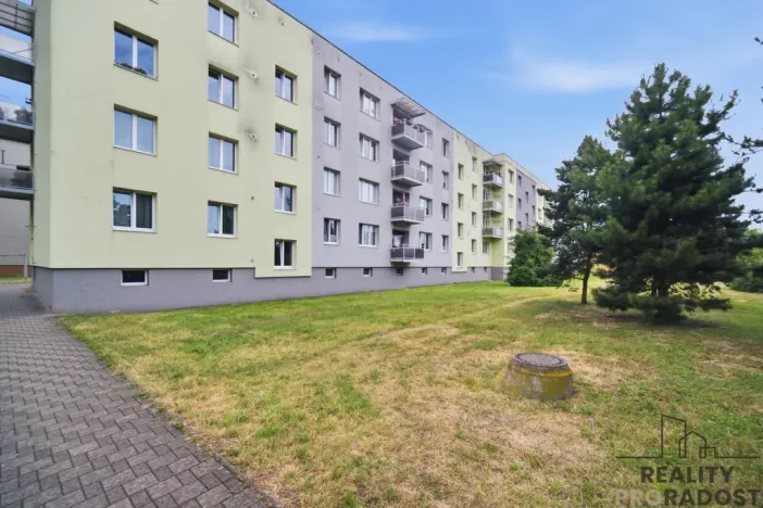 Prodej bytu 3+1, Pardubice - Polabiny, Družstevní, 70 m2