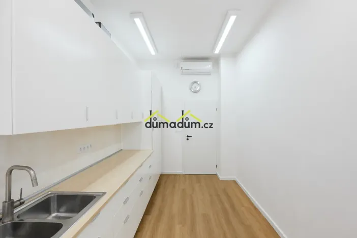 Pronájem ordinace, Praha, Jankovcova, 99 m2
