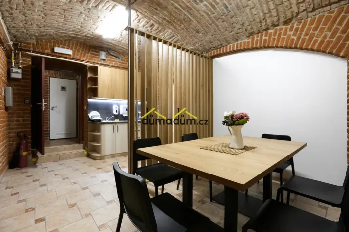 Pronájem ordinace, Praha, Jankovcova, 99 m2