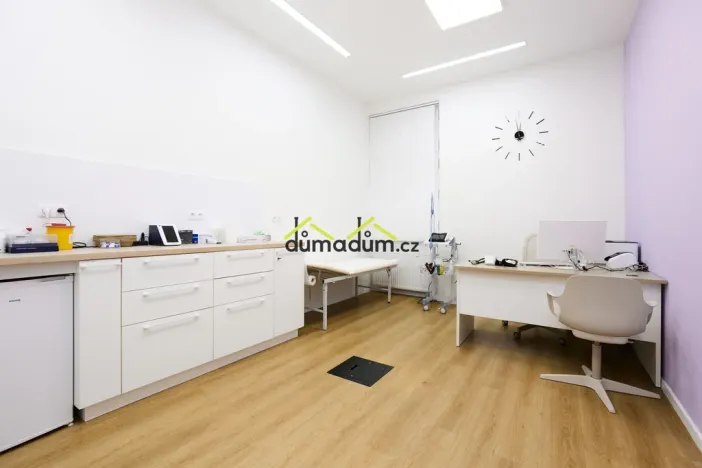 Pronájem ordinace, Praha - Holešovice, Jankovcova, 99 m2