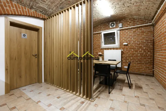 Pronájem ordinace, Praha - Holešovice, Jankovcova, 99 m2