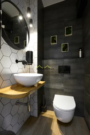 Pronájem ordinace, Praha - Holešovice, Jankovcova, 99 m2