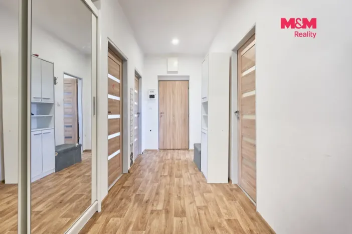 Prodej bytu 3+1, Březůvky, 81 m2