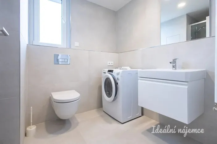 Pronájem bytu 1+kk, Praha - Vysočany, Poděbradská, 32 m2