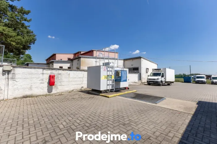 Prodej výrobních prostor, Borotice, 1821 m2