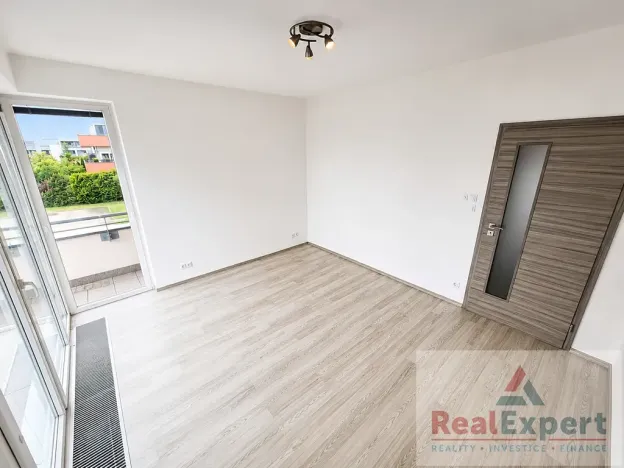 Prodej bytu 2+kk, Praha - Pitkovice, Lošáková, 87 m2