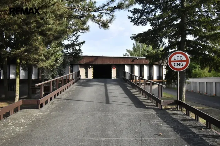 Prodej garážového stání, Hradec Králové - Nový Hradec Králové, Mrštíkova, 26 m2