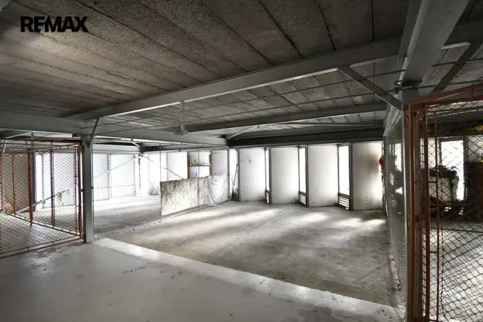 Prodej garážového stání, Hradec Králové - Nový Hradec Králové, Mrštíkova, 26 m2