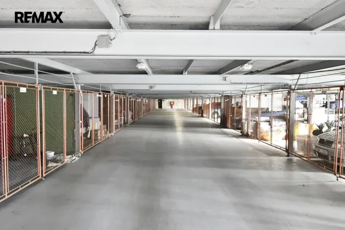 Prodej garážového stání, Hradec Králové - Nový Hradec Králové, Mrštíkova, 26 m2