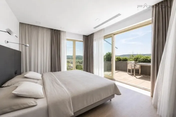 Prodej bytu 5+kk, Praha - Radotín, Zderazská, 260 m2