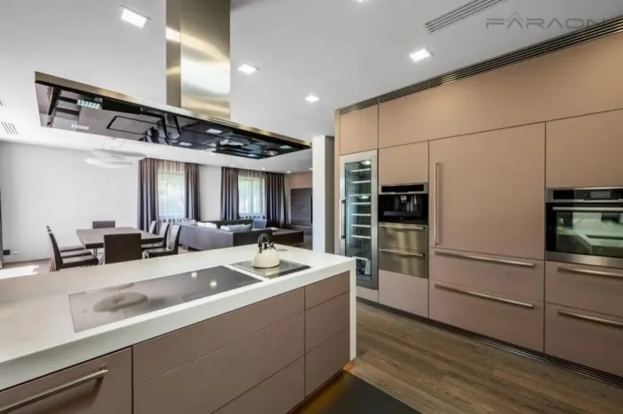 Prodej bytu 5+kk, Praha - Radotín, Zderazská, 260 m2