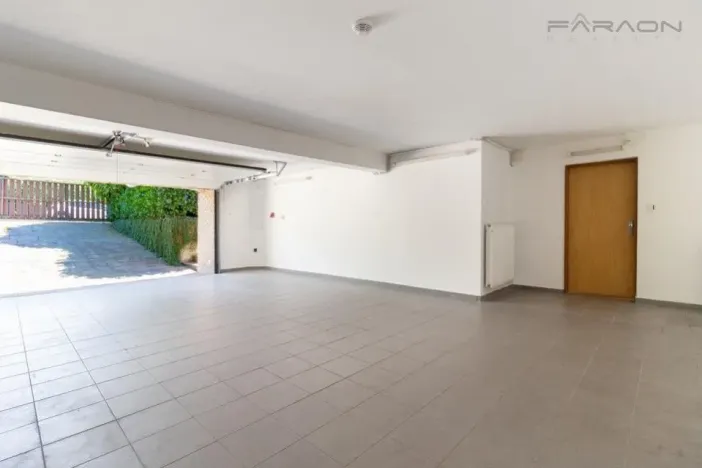 Pronájem rodinného domu, Praha - Březiněves, Skřivánčí, 725 m2