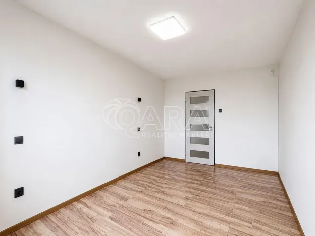 Pronájem bytu 2+kk, Praha - Kobylisy, Frýdlantská, 43 m2
