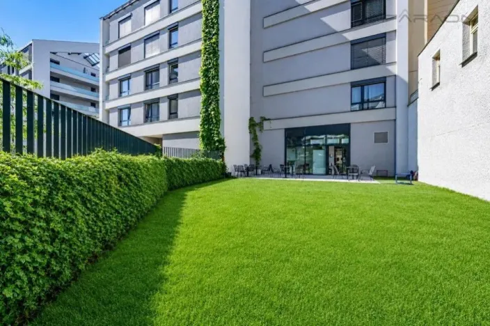 Prodej obchodního prostoru, Praha - Nusle, Nuselská, 303 m2