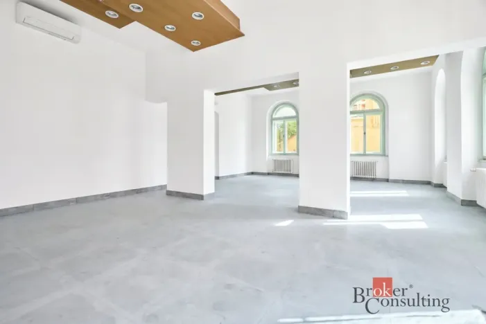Prodej kanceláře, Nejdek, náměstí Karla IV., 750 m2