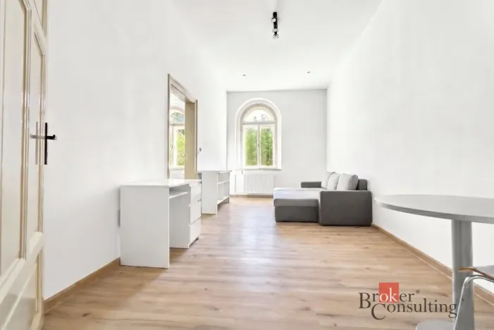 Prodej kanceláře, Nejdek, náměstí Karla IV., 750 m2