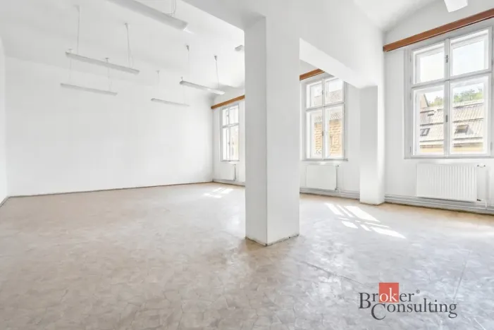 Prodej kanceláře, Nejdek, náměstí Karla IV., 750 m2