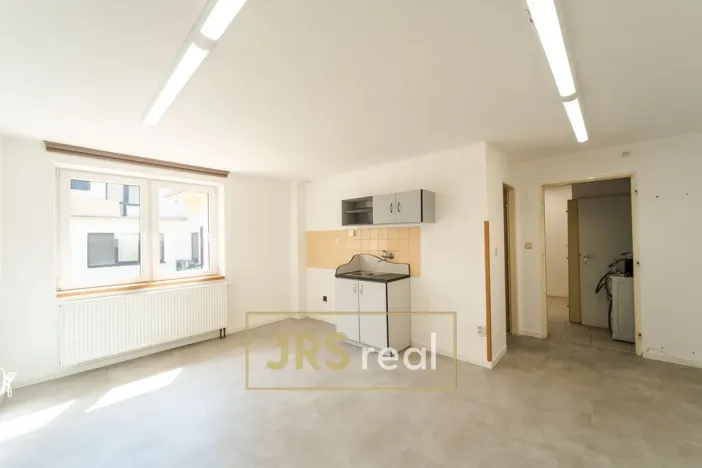 Pronájem kanceláře, Velké Pavlovice, 180 m2
