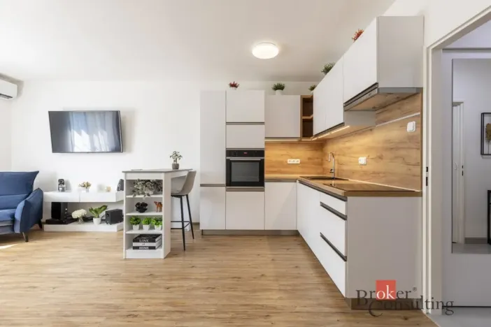 Prodej bytu 1+kk, Velešovice, 38 m2