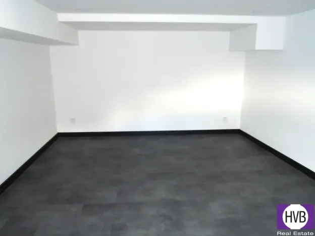 Prodej atypického bytu, Opava, Nákladní, 41 m2