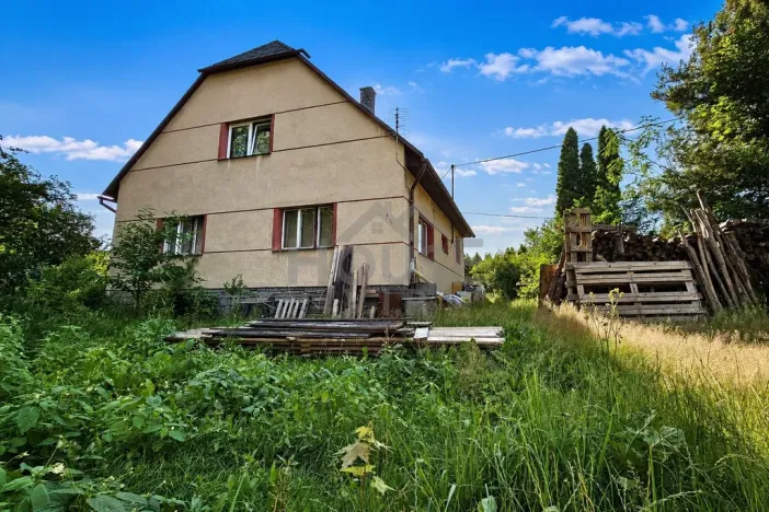Prodej podílu 2/3 rodinného domu, Obecnice, 154 m2
