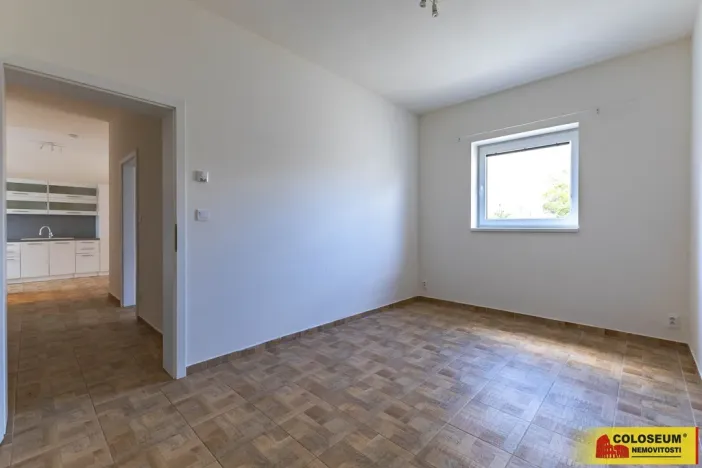 Prodej bytu 4+kk, Znojmo, Smutného, 79 m2