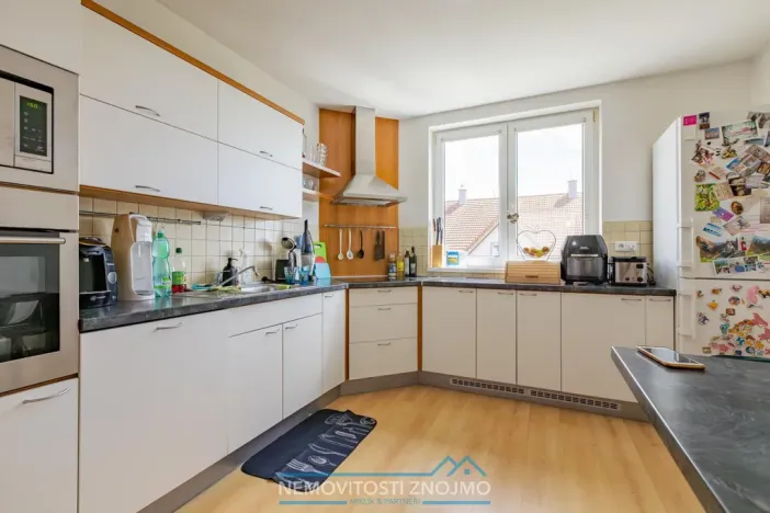Prodej bytu 3+1, Hevlín, 101 m2