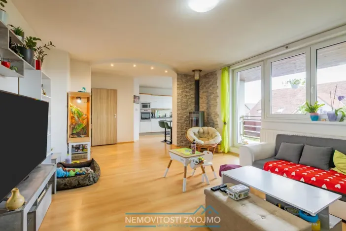 Prodej bytu 3+1, Hevlín, 101 m2