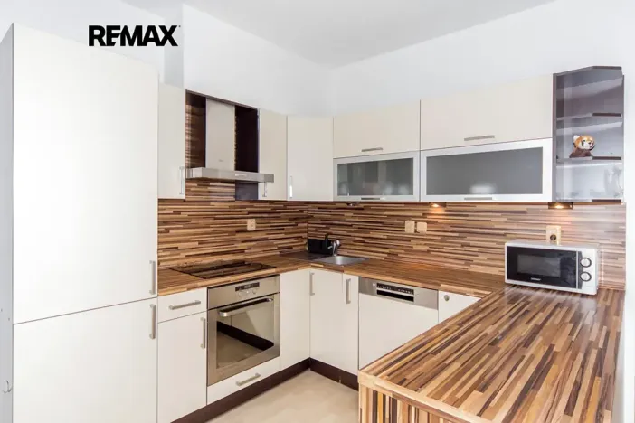 Pronájem bytu 2+kk, Praha - Pitkovice, Pečárková, 52 m2