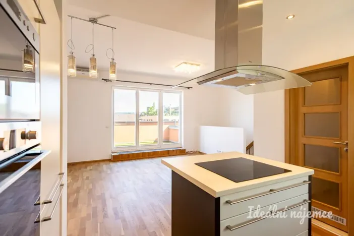 Pronájem bytu 2+kk, Praha - Holešovice, Tusarova, 64 m2