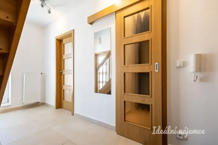 Pronájem bytu 2+kk, Praha - Holešovice, Tusarova, 64 m2