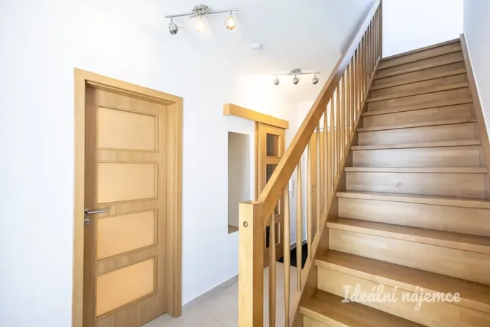 Pronájem bytu 2+kk, Praha - Holešovice, Tusarova, 64 m2