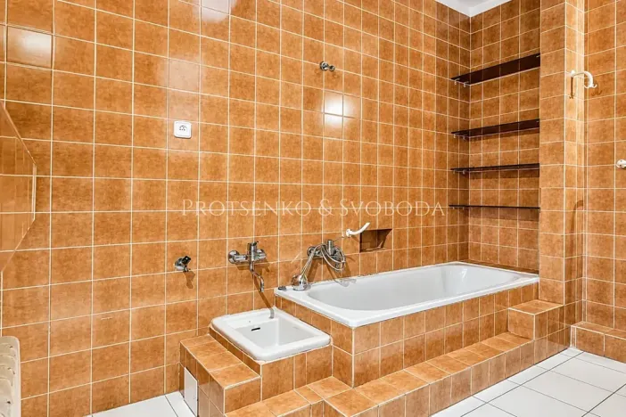 Prodej činžovního domu, Křižanov, Benešovo náměstí, 530 m2