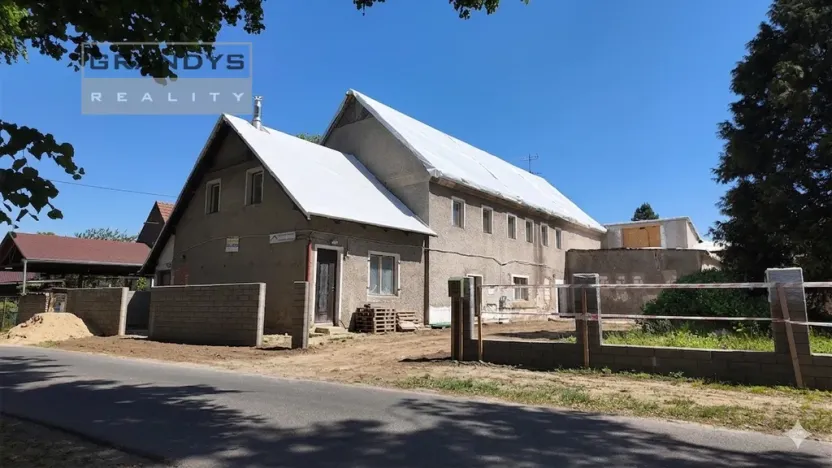 Prodej rodinného domu, Okna, 630 m2