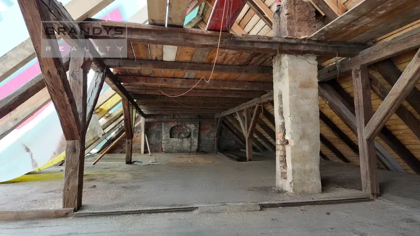 Prodej rodinného domu, Okna, 630 m2